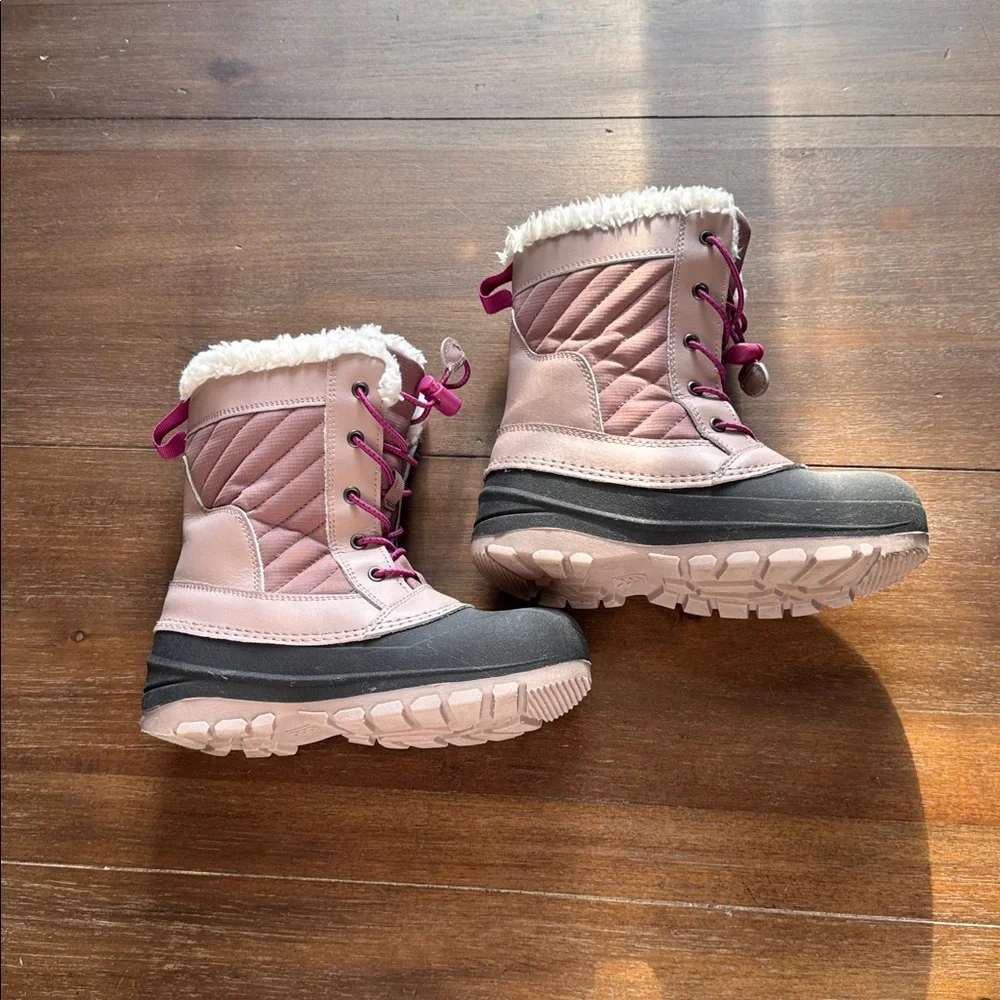 Size 1 all in motion snow Boots - Picture 6 of 13
